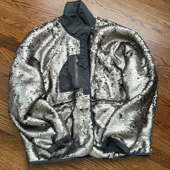 Free People Hit The Slopes
NWT Sequin Jacket FP Movement
Size XL - Picture 2 of 5